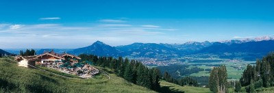 Panoramablick auf die Weltcup-Hütte