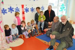 Spendenübergabe Waldweihnacht 2010 Spenden�bergabe Waldweihnacht 2010