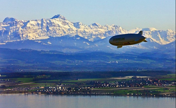 zeppelinvoralpenkulisse_ausschnitt_701x429 (&copy; Internationale Bodensee Tourismus GmbH )