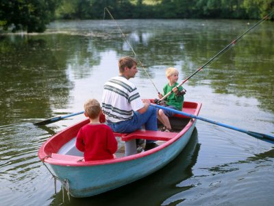 Angler im Ruderboot (© LAG Thüringen : Barbara Neumann ) Angler im Ruderboot (© LAG Thüringen : Barbara Neumann )
