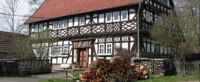 fachwerkhausimvogelsberg_ausschnitt_701x290