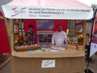 Brandenburger Dorf- und Erntefest in Dissen 2011-2: pro agro e.V. Brandenburger Dorf- und Erntefest in Dissen 2011-2: pro agro e.V.