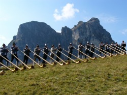 Alphornmesse Alphornmesse auf dem Breitenberg. Im Hintergrund der Aggenstein.