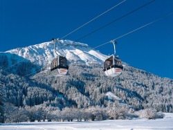 Breitenbergbahn Im Winter bietet der Breitenberg die vielfältigsten Möglichkeiten für Ski- und Snowboardfahrer auf über zehn Pistenkilometern. Der Funpark "Kesselmoos" sorgt für Action.
