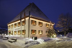 Haus des Gastes Das Haus des Gastes in weihnachtlichem Glanz. Das Lesest�ble im Haus des Gastes l�dt zum aufw�rmen ein.