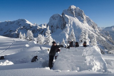 Iglu bauen (&copy; Pfronten Tourismus/ E. Reiter : Pfronten Tourismus/ E. Reiter )