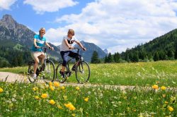 Pfronten mit dem Rad erkunden Genießen Sie die atemberaubende Landschaf auf zwei Rädern