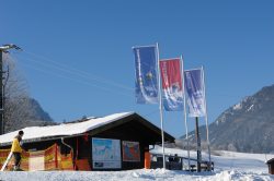 Skizentrum Pfronten Schon von Weitem gr��t das Skizentrum Pfronten seine Besucher. Skifahrer und Snowboarder finden hier optimale Bedingungen auf bestens pr�parierten Pisten und der l�ngsten Flutlichlichtpiste im Allg�u.