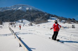 Skizentrum Pfronten Insgesamt vier �bungslifte stehen Anf�ngern und Familien im Skizentrum Pfronten zur Verf�gung.