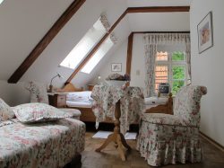 Rosen Doppelzimmer Ferienhof Osterbunsb&uuml;ll