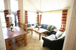 Wellnesshaus Lachm&ouml;we Wohnzimmer