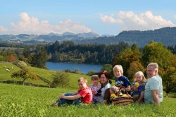 Familie am Niedersonthofener See Familienzeit am Niedersonthofener See bei Waltenhofen.