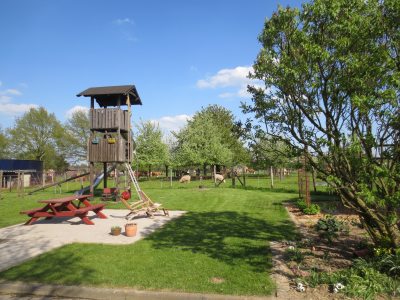 Spiel- und Kletterturm Spiel- und Kletterturm