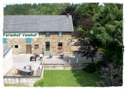 Ferienhaus "Vennhof 1" mit Innenhof, Liegewiese und Terasse