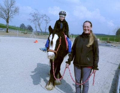 ponyfriedamitangelika_ausschnitt_599x463 ponyfriedamitangelika_ausschnitt_599x463