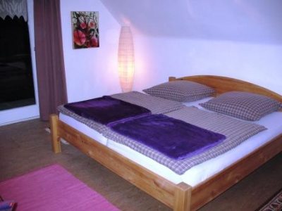 Schlafzimmer 1