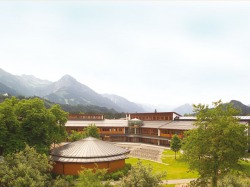 Kurhaus Fiskina Kurhaus Fiskina mit Musikpavillon. Im Hintergrund das Rubihorn