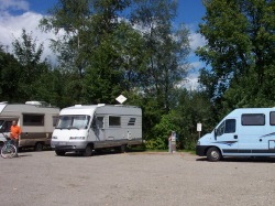 Wohnmobilstellplatz 10 Wohnmobilstellplätze mit Ver- und Entsorgung sowie Stromanschluss