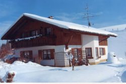 Haus Waldmann im Winter