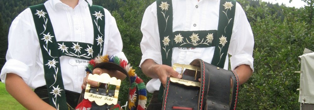 Jungs in Tracht Header