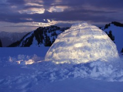 Igluübernachtung in Ofterschwang Schlafen wie ein Eskimo - bei einer Igluübernachtung in Ofterschwang im Allgäu.