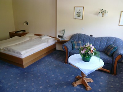 Landhaus Kennerknecht, Kur- und Ferienhotel Landhaus Kennerknecht, Kur- und
Ferienhotel