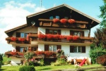 Hausansicht im Sommer