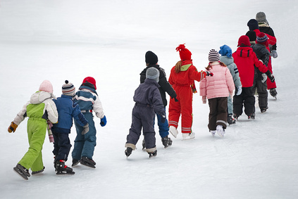 Eislaufen - der Winterspaß für Groß und Klein