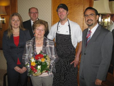Frau Hildegard Mark