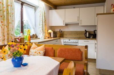 komplett ausgestattete Küche mit Spülmaschine, E-Herd, Kühlschrank komplett ausgestattete Küche mit Spülmaschine, E-Herd, Kühlschrank