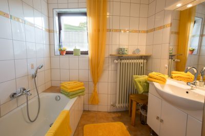 gepflegtes Bad zum Wohlfühlen gepflegtes Bad zum Wohlfühlen