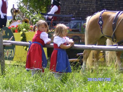 Traditionell ist bei uns auch einiges geboten Traditionell ist bei uns auch einiges geboten