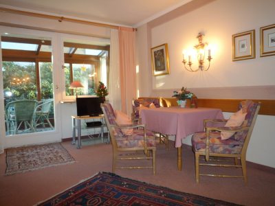 2. Wohn/Schlafbereich mit Wintergarten 2. Wohn/Schlafbereich mit Wintergarten
