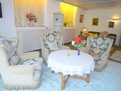 Wohnzimmer mit Sessel Wohnzimmer mit Sessel