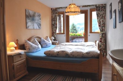Schlafzimmer mit Südbalkon Schlafzimmer mit Südbalkon
