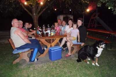 ein lauer Grill- Sommerabend ein lauer Grill- Sommerabend